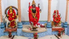 హిందూ ఆలయాలు ధ్వంసం