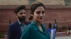 नुसरत निखिल