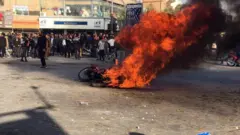 اعتراض‌ها به گران شدن بنزین در ایران