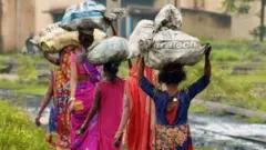 भारत का कोयला उद्योग 40 लाख लोगों को रोज़गार देता है