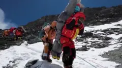 Everest Rescue