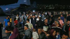 Foto of pipo wey don escape di war for Sudan