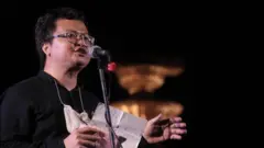 อานนท์ นำภาปราศรัยในที่ชุมนุม