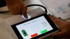 Cadastro de biometria em colégio eleitoral