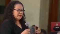 La periodista Lourdes Maldonado en la conferencia de prensa en la que habló con el presidente de México.