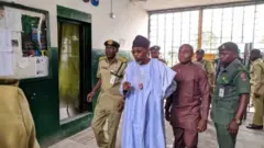 Minisita ọrọ abo abẹle Rauf Aregbeṣọ́la naa ti wa nibẹ