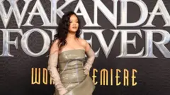 Rihanna Black Panther: Wakanda Forevever'ın galasında 