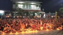 မြစ်ငယ်မီးရထားဝန်ထမ်းတွေရဲ့ညဘက်မီးထွန်းသပိတ်