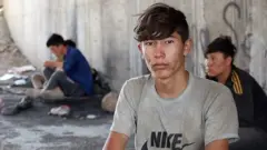 "كل ما نريده هو حياة كريمة"