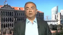 كارلوس غصن، الرئيس السابق لشركة نيسان اليابانية للسيارات، يروي تجربته المثيرة في الفرار من اليابان إلى لبنان في صندوق آلة موسيقية