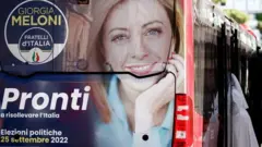 জর্জা মেলোনির দলের পোস্টার।