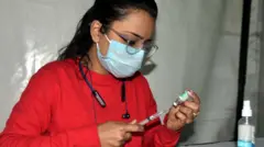 சுகாதார பணியாளர்