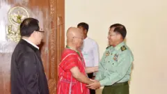 ကေအန်ယူ ဥက္ကဌ ဗိုလ်ချုပ်ကြီး မူတူးစေးဖိုးနဲ့ တပ်မတော် ကာကွယ်ရေးဦးစီးချုပ် ဗိုလ်ချုပ်မှူးကြီး မင်းအောင်လှိုင်