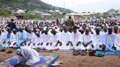 Muslim faithful for Kogi state dey pray