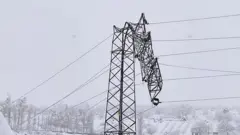 Isparta'da elektrik kesintisi günlerdir sürüyor: "Komşular ısınmak için aynı evde kalıyor"