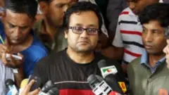 গ্রেফতার হবার পর রুমানা মঞ্জুরের স্বামী হাসান সঈদ, ২০১১ সালের ১৫ই জুন।