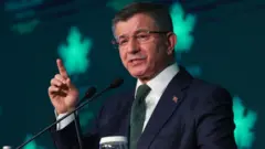 Ahmet Davuoğlu'nun liderliğindeki Gelecek Partisi geçtiğimiz günlerde siyasi ahlak reformunu savunan Temiz Siyaset Belgesi'ni kamuoyuna açıkladı.