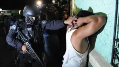 Militares y policías fueron desplegados en la localidad de Nueva Concepción.