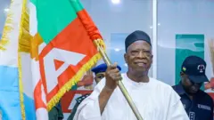 Shirin Gane Mani Hanya na wannan makon ya yi tattaunawa ta musamman da Sanata Abdullahi Adamu, wanda aka zaɓe a matsayin sabon shugaban jam'iyyar APC mai mulki a Najeriya.