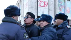 Қирғизистон ва Қозоғистонда аксилхитой норозилик намойишлари бўлиб ўтган.