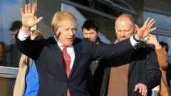 Boris Johnson Parlamento'da Muhafazakar Parti'ye onyıllardır sağlayamadığı bir çoğunluk kazandırdı