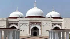 بھیرہ، مسجد