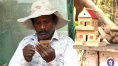 "மக்களே விலை நிர்ணயம் செய்வார்கள்" - கோவை கைவினை கலைஞரின் புதுமையான உத்தி