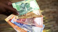 Pour appuyer l'économie sud-africaine, la banque centrale de ce pays a baissé son principal taux d'intérêt de base