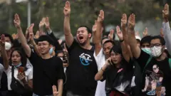 นักเรียน นักศึกษา แฟลชม็อบ ประท้วง รัฐบาล