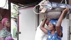 Onye na-ere azụ