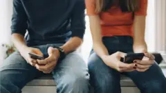 استخدام التكنولوجيا من طرف الشباب