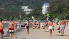 บรรยากาศหาดป่าตอง จ. ภูเก็ต วันที่ 2 ก.พ.
