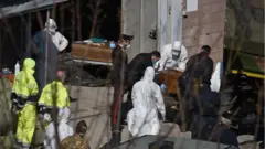 Koronavirüs vaka ve ölü sayısının en yüksek olduğu Bergamo'da cenazeler kaldırılıyor.