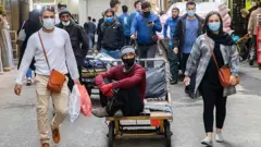 ممنوعیت سفر برای پنج شهر بزرگ ایران؛ وزارت بهداشت: شمار واقعی قربانیان تقریباً دو برابر آمار رسمی است