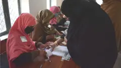 خواتین