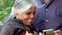 பேரனோடு ரீல்ஸ் செய்யும் 75 வயது பாட்டி