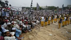 مارچ