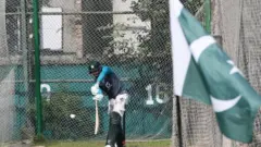এই ছবিটি মিরপুর একাডেমি মাঠের