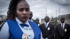 'Giiftii basaastotaa' Jeen Muugoo