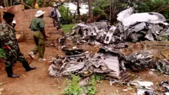 Indege yari itwaye ba prezida Habyarimana na Ntaryamira n'abandi bari kumwe yahanuwe na misile mu kwezi kwa kane 1994, ntihazwi neza uwayirashe