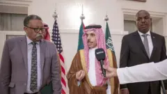 مسؤولون دبلوماسيون