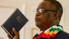 Visi Perezida Constantino Chiwenga yitezweho gushyira minisiteri y'ubuzima ku murongo