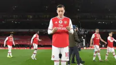 mesut özil dua ediyor