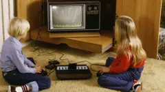 উনিশ সত্তরের দশকে পং ছিল অন্যতম জনপ্রিয় কম্পিউটার গেম - যা ঘরের টিভির পর্দায় খেলা যেতো