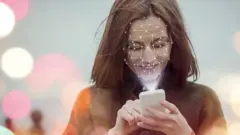 Женщина с телефоном