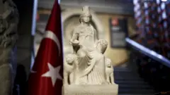 Kybele