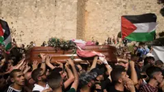 جنازة مراسلة الجزيرة شيرين أبو عقله في 13 مايو/ أيار 2022 في القدس.