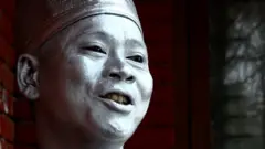 सडक कलाकार दावा लामा।