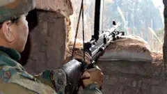 Un soldado indio en una puesto de vanguardia