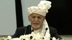 ولسمشر غني خپلو خبرو کې وویل،‌ طالبانو ویلي‌ چې که چېرې دا پاتې ۴۰۰ بندیان یې خوشي شي نو په درې ورځو کې به افغان حکومت سره خبرې پیل کړي،‌ او که خوشي نشي نو جګړه به لا سخته کړي.